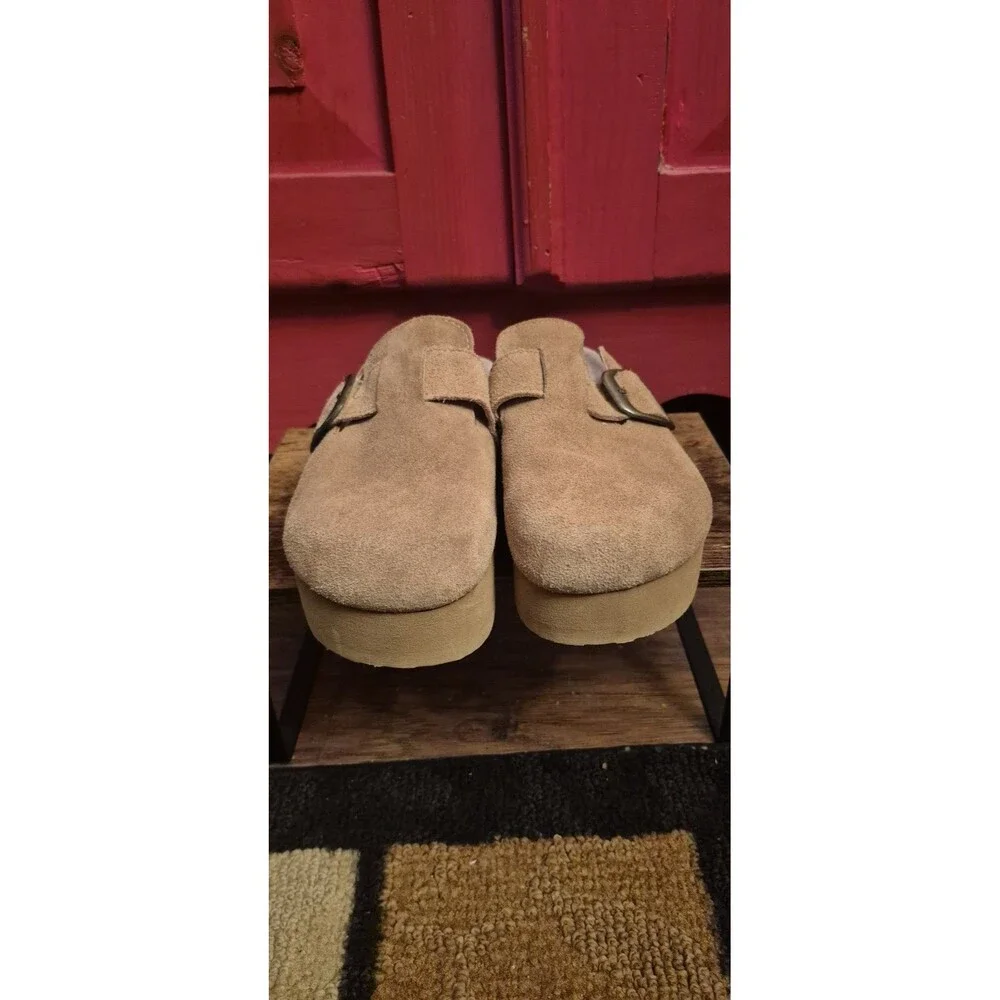 Cushionaire Size 6.5 M Lug Sole Clogs Tan Suede Leather Buckle Worn 2 Times EUC